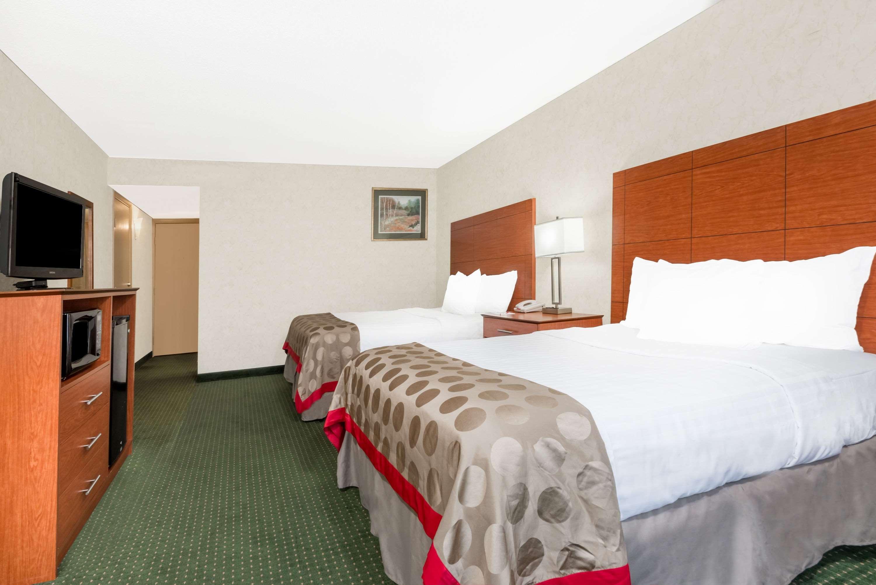 Ramada By Wyndham Lexington North Hotel & Conference Center Exterior foto
