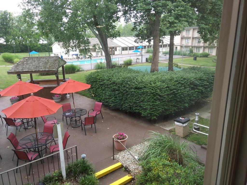 Ramada By Wyndham Lexington North Hotel & Conference Center Exterior foto