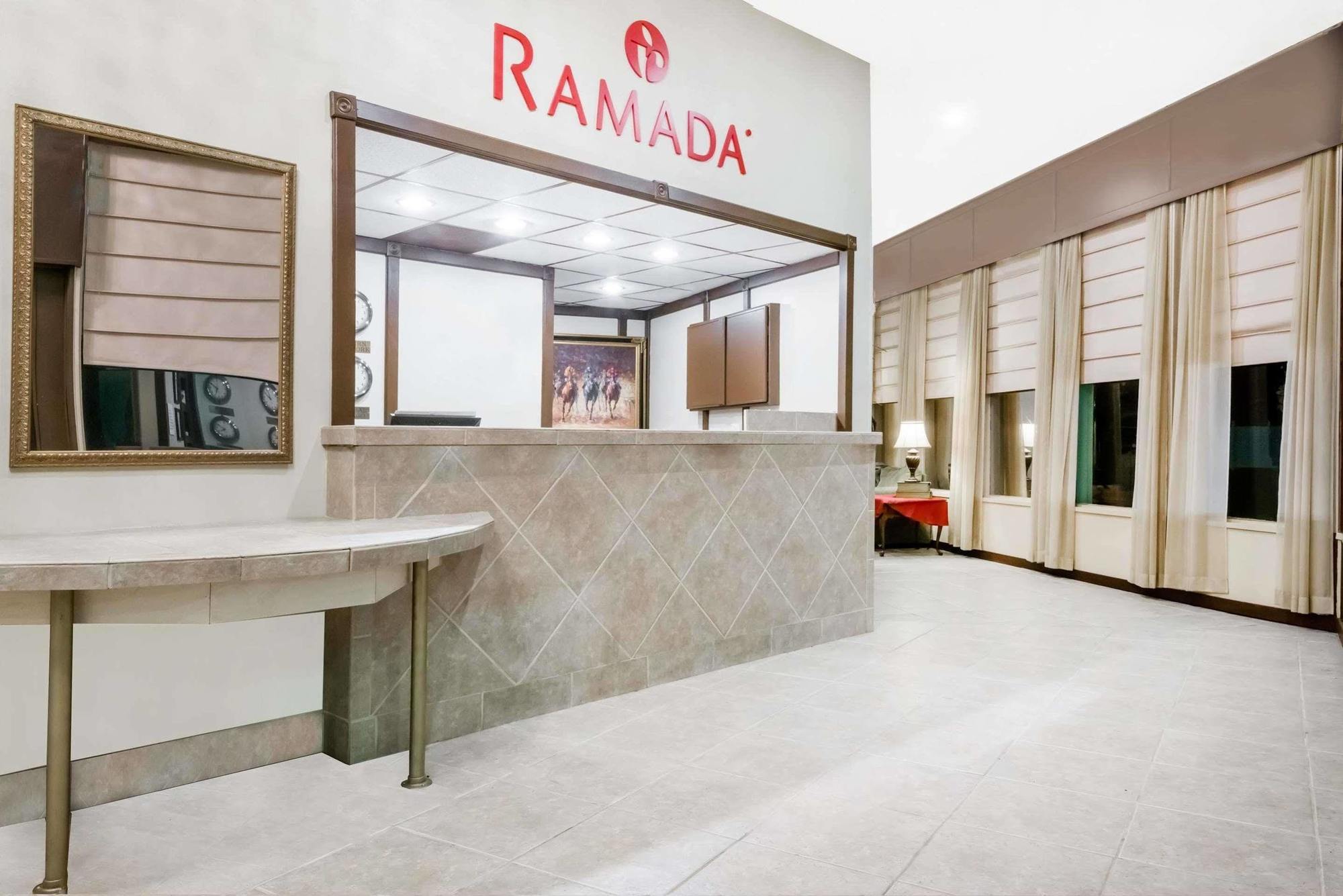 Ramada By Wyndham Lexington North Hotel & Conference Center Exterior foto